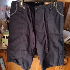 Women's Faded Glory Navy Cargo Shorts. Size 16
